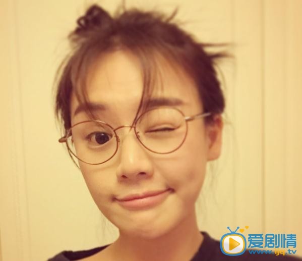 马思纯卖萌照
 马思纯高清写真_马思纯高清剧照