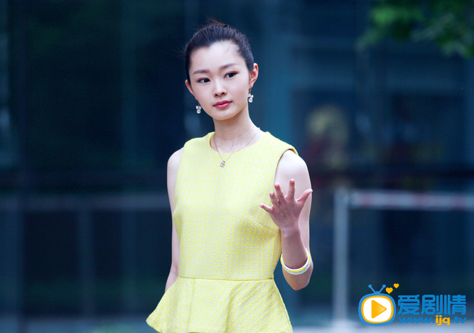 李菲儿远得要命的爱情剧照
 李菲儿高清写真_李菲儿高清剧照