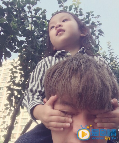贾乃亮与甜馨日常
 贾乃亮高清写真_贾乃亮高清剧照