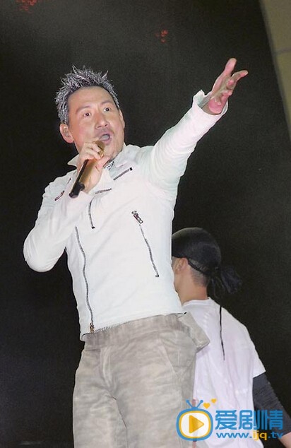 张学友演唱会
 张学友高清写真_张学友高清剧照