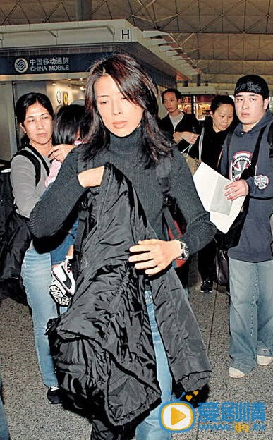 张学友妻子罗美薇
 张学友高清写真_张学友高清剧照