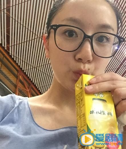 李倩卖萌照
 李倩高清写真_李倩高清剧照