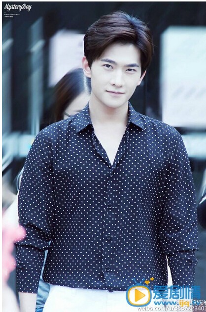 杨洋耍酷照
 杨洋高清写真_杨洋高清剧照