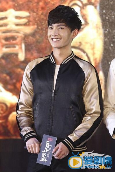杨洋男神照
 杨洋高清写真_杨洋高清剧照