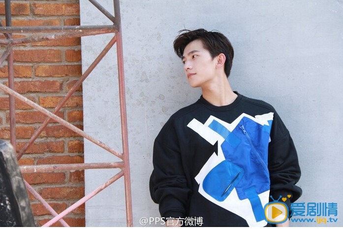 杨洋耍酷照
 杨洋高清写真_杨洋高清剧照
