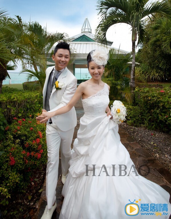 董洁和潘粤明婚纱照
 董洁高清写真_董洁高清剧照