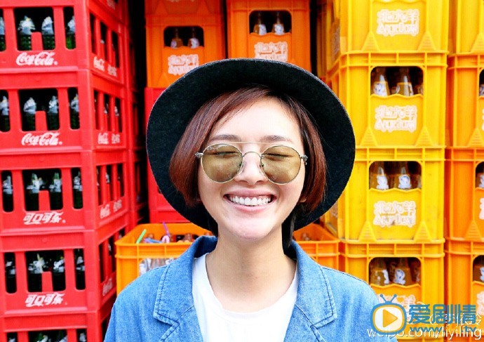 李依玲生活照
 李依玲高清写真_李依玲高清剧照