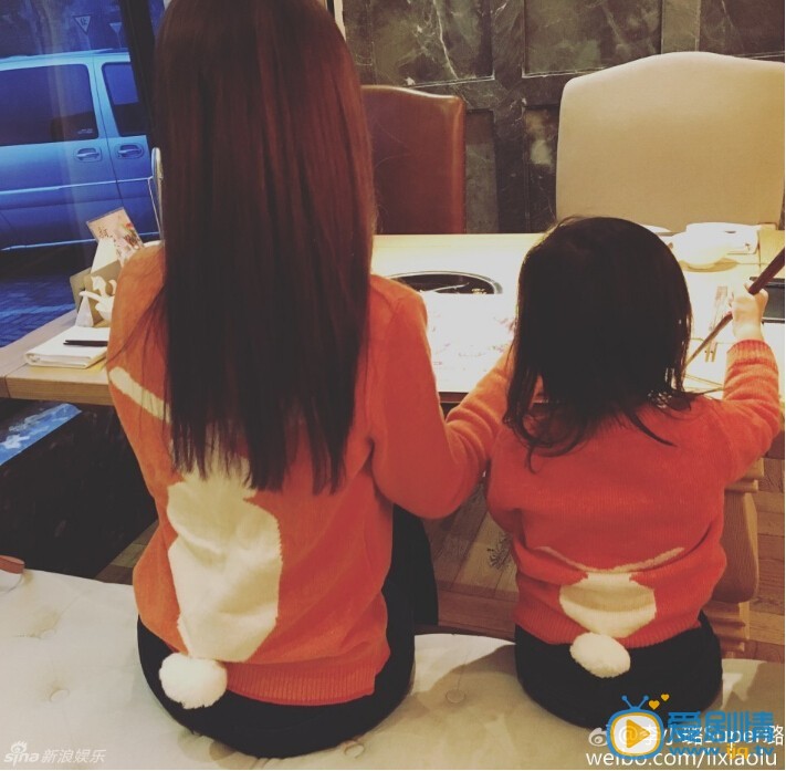 李小璐和女儿甜馨合影照
 李小璐高清写真_李小璐高清剧照