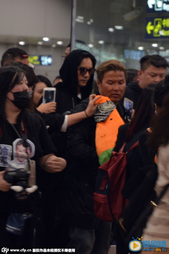 陈伟霆机场抓拍
 陈伟霆高清写真_陈伟霆高清剧照