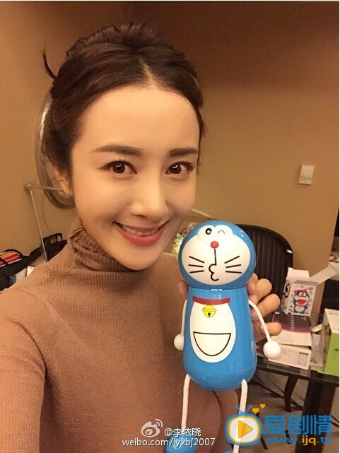 李依晓生活照
 李依晓高清写真_李依晓高清剧照