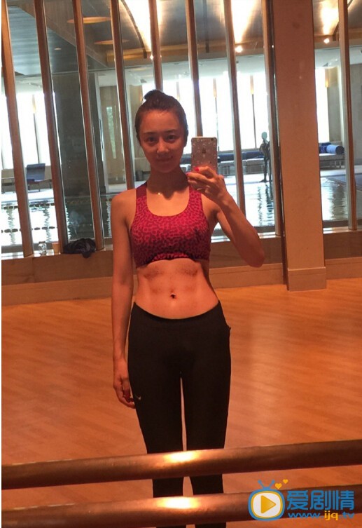 李依晓健身照
 李依晓高清写真_李依晓高清剧照
