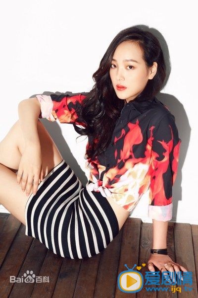 何杜娟性感写真
 何杜娟高清写真_何杜娟高清剧照