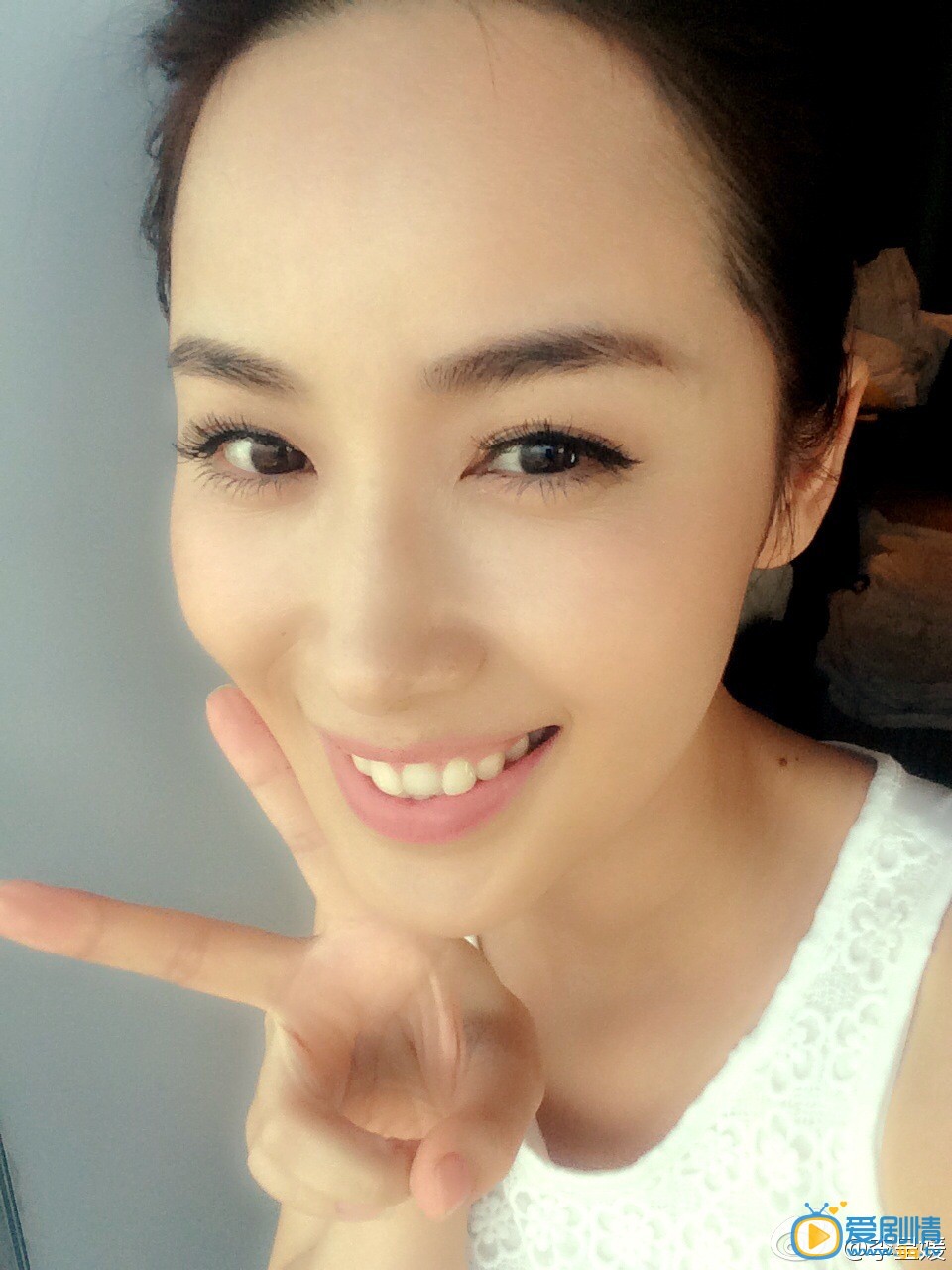 李呈媛嘟嘴卖萌照
 李呈媛高清写真_李呈媛高清剧照