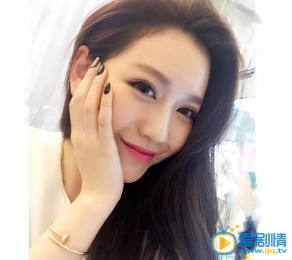 林依婷生活照
 林依婷高清写真_林依婷高清剧照