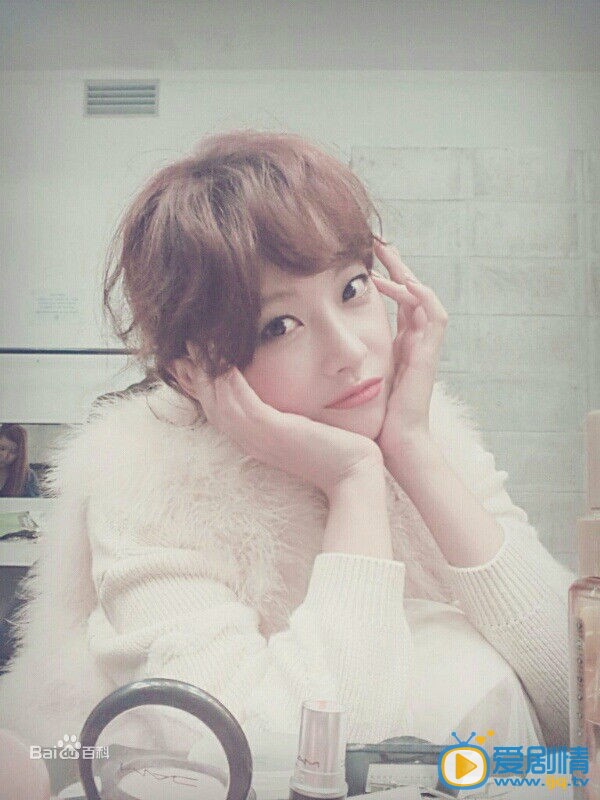 吴妍书写真
 吴妍书高清写真_吴妍书高清剧照
