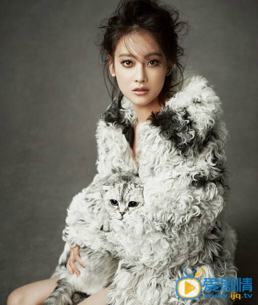 吴妍书写真
 吴妍书高清写真_吴妍书高清剧照