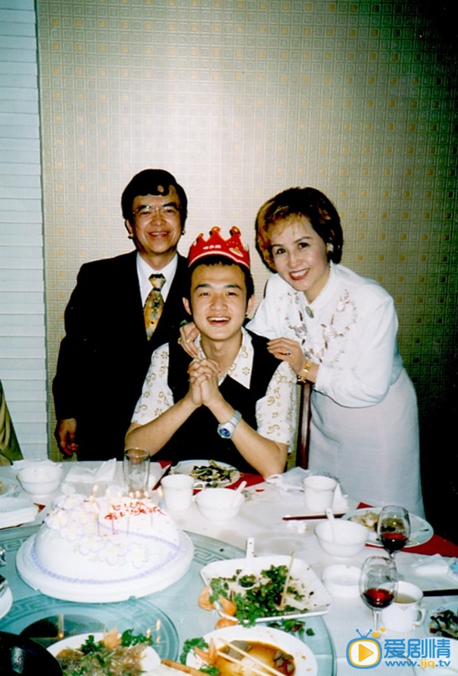 包贝尔包贝尔妈妈合照
 包贝尔高清写真_包贝尔高清剧照