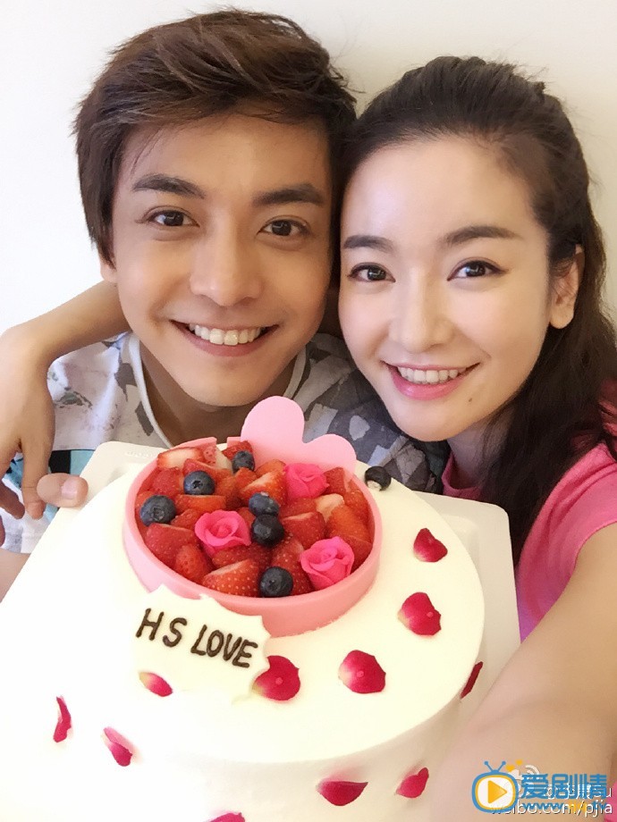 李晟和男友李佳航秀恩爱
 李晟高清写真_李晟高清剧照