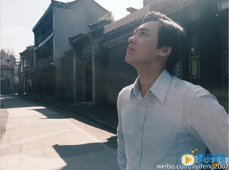 李易峰生活照
 李易峰高清写真_李易峰高清剧照