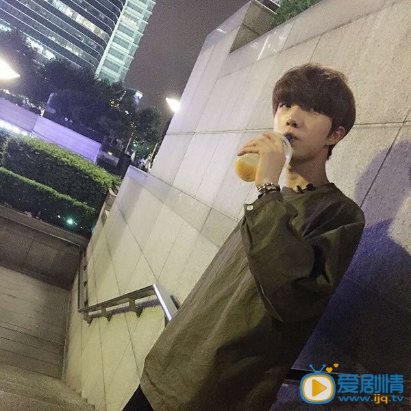 吕绍聪一年级剧照
 吕绍聪高清写真_吕绍聪高清剧照