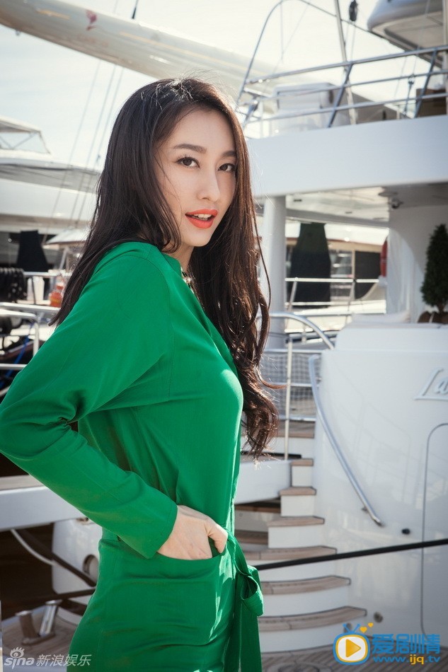 董维嘉个人写真
 董维嘉高清写真_董维嘉高清剧照