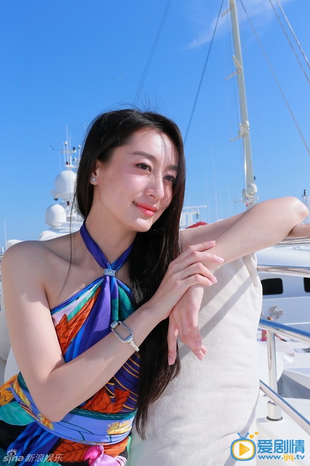 董维嘉个人写真
 董维嘉高清写真_董维嘉高清剧照