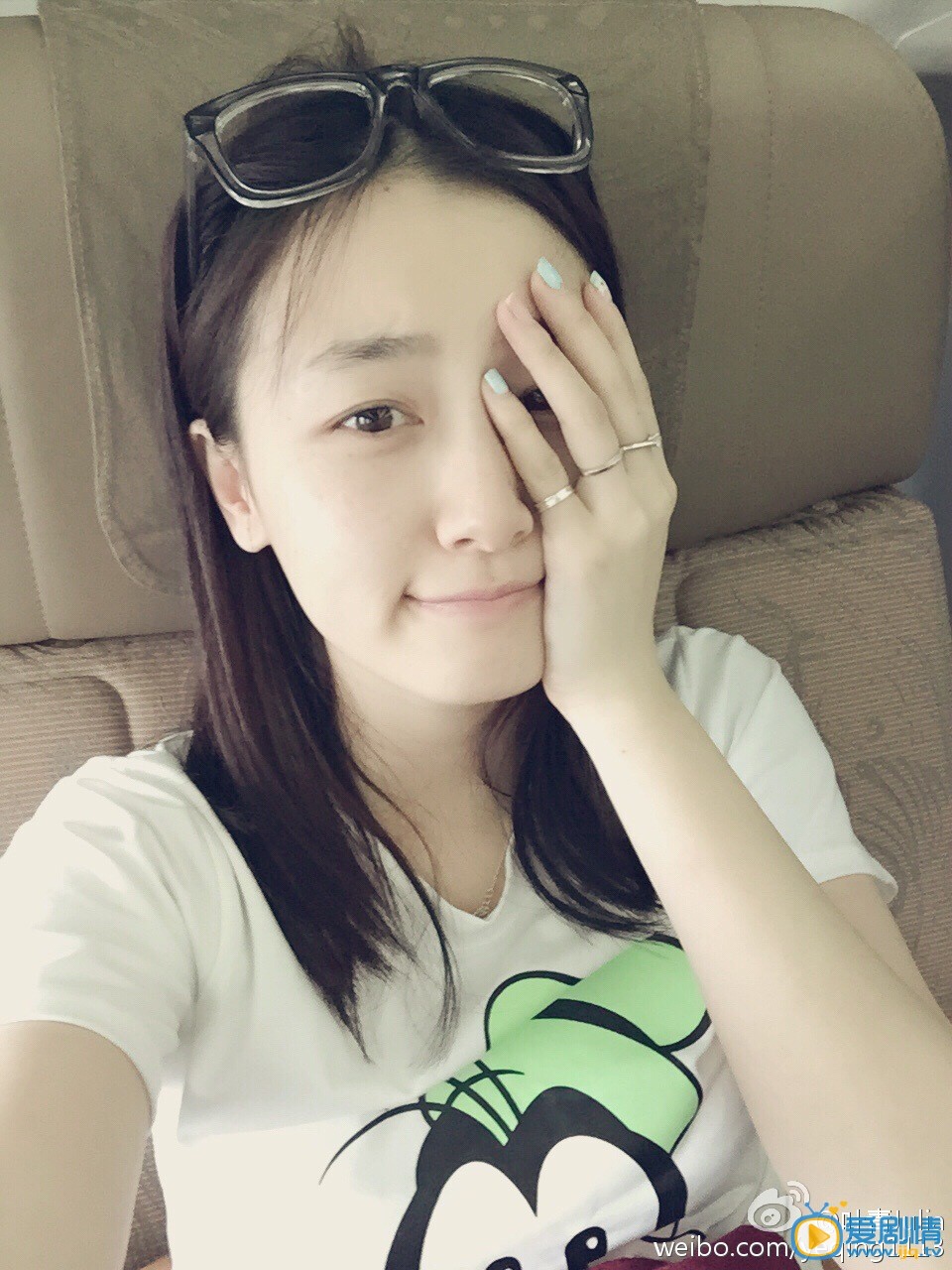 叶青卖萌照
 叶青高清写真_叶青高清剧照