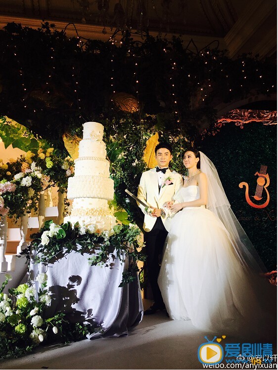 弦子婚纱照
 弦子高清写真_弦子高清剧照
