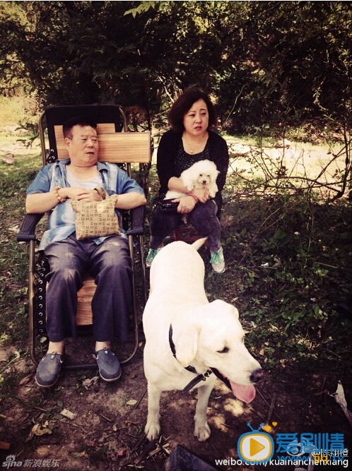 陈翔与家人合影照
 陈翔高清写真_陈翔高清剧照