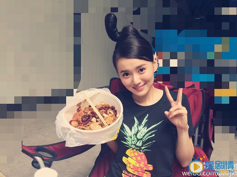 江铠同生活照
 江铠同高清写真_江铠同高清剧照