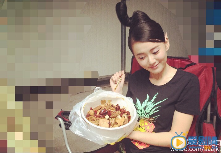 江铠同生活照
 江铠同高清写真_江铠同高清剧照