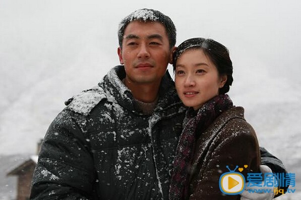 朱亚文和沈佳妮合影剧照
 朱亚文高清写真_朱亚文高清剧照