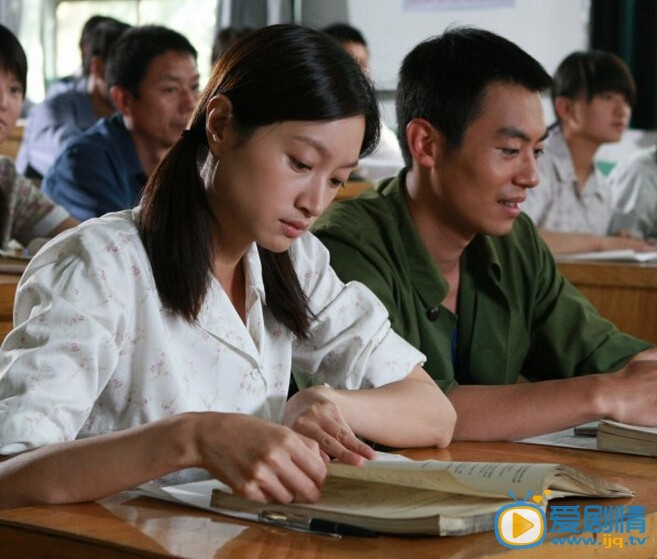 朱亚文和沈佳妮合影剧照
 朱亚文高清写真_朱亚文高清剧照