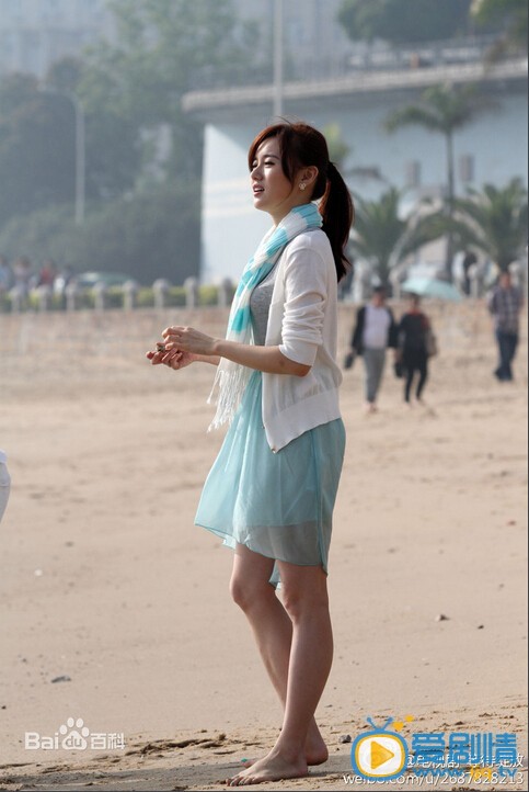 江铠同《等待爱情》剧照饰演孟妮
 江铠同高清写真_江铠同高清剧照