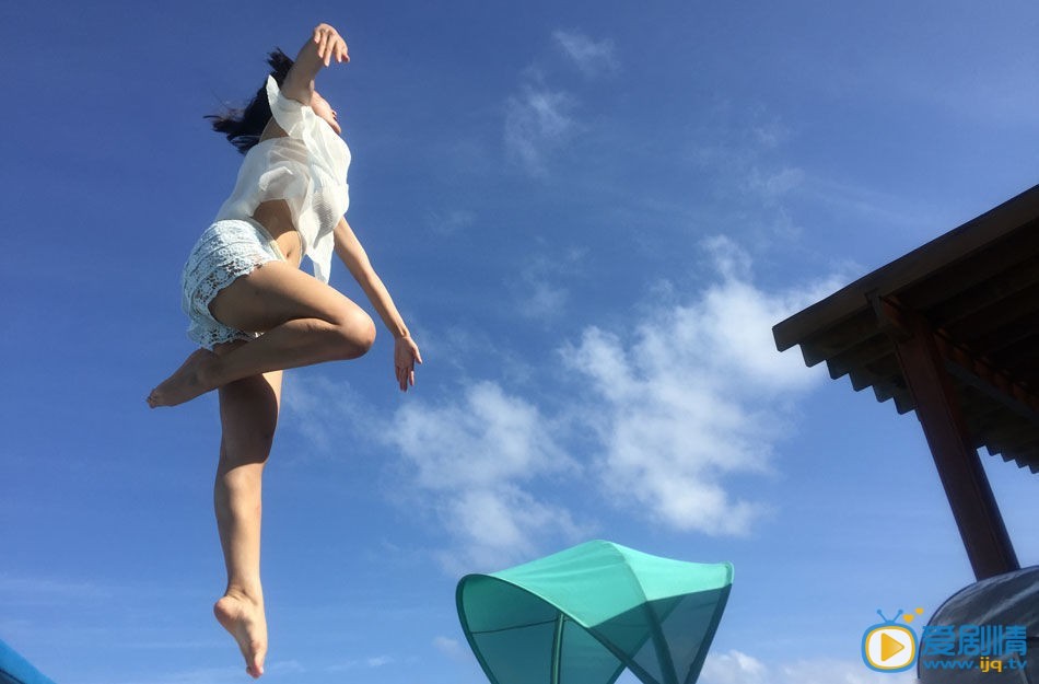 张歆艺海边恩爱
 张歆艺高清写真_张歆艺高清剧照
