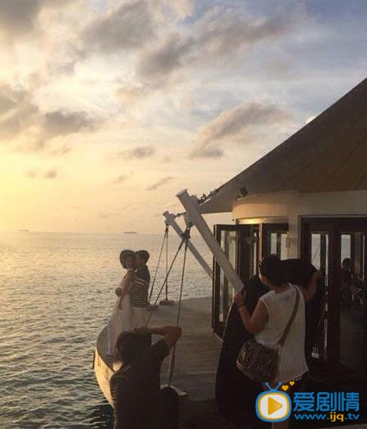 张歆艺海边恩爱
 张歆艺高清写真_张歆艺高清剧照