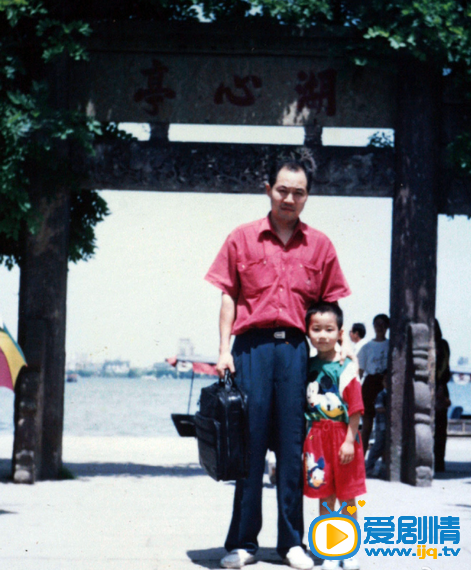 李德功常儿时照
 李德功常高清写真_李德功常高清剧照
