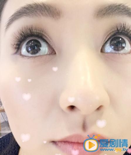 斓曦卖萌照
 斓曦高清写真_斓曦高清剧照