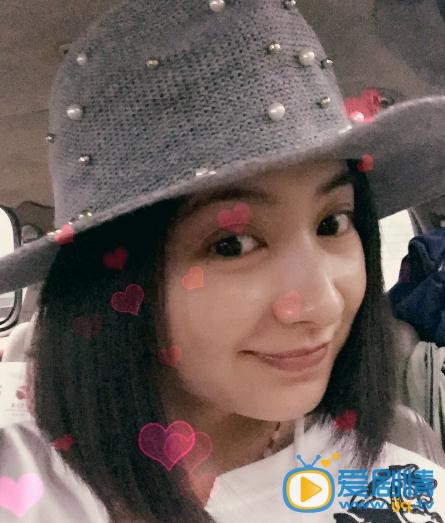 斓曦卖萌照
 斓曦高清写真_斓曦高清剧照
