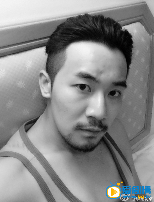 李德功常生活照
 李德功常高清写真_李德功常高清剧照