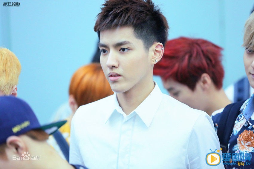 吴亦凡白衬衫校草照
 吴亦凡高清写真_吴亦凡高清剧照