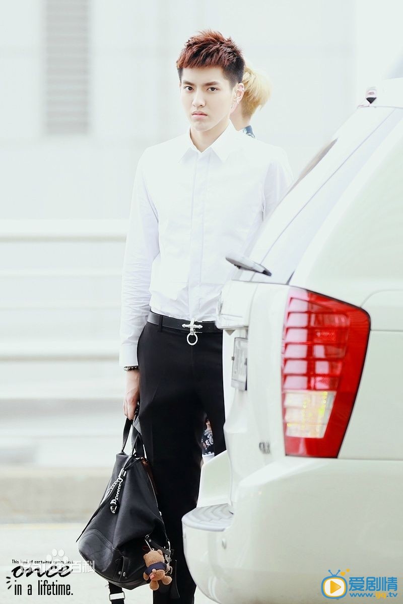 吴亦凡白衬衫校草照
 吴亦凡高清写真_吴亦凡高清剧照