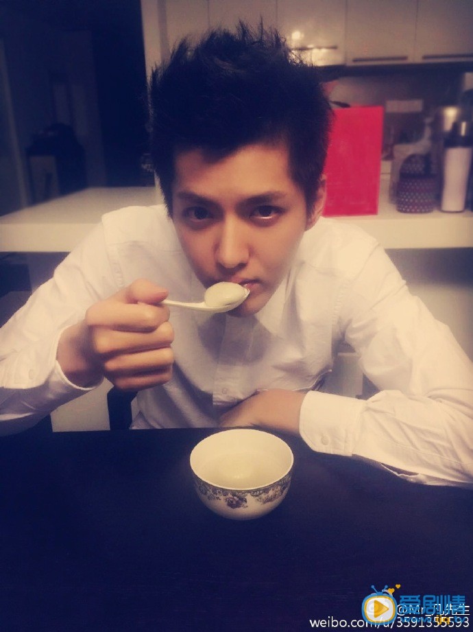吴亦凡生活照
 吴亦凡高清写真_吴亦凡高清剧照