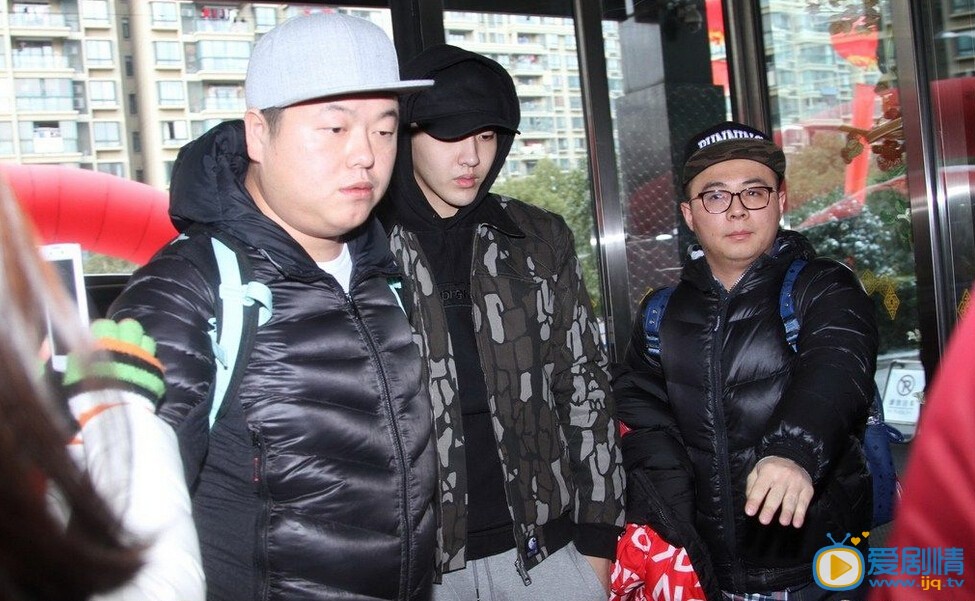 吴亦凡机场抓拍
 吴亦凡高清写真_吴亦凡高清剧照