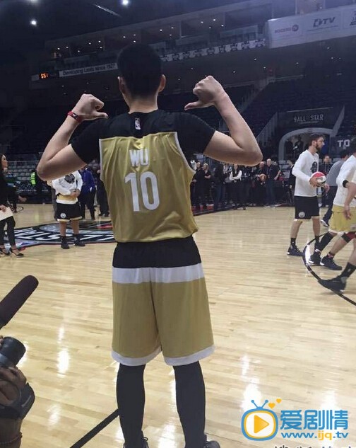 吴亦凡打篮球照
 吴亦凡高清写真_吴亦凡高清剧照