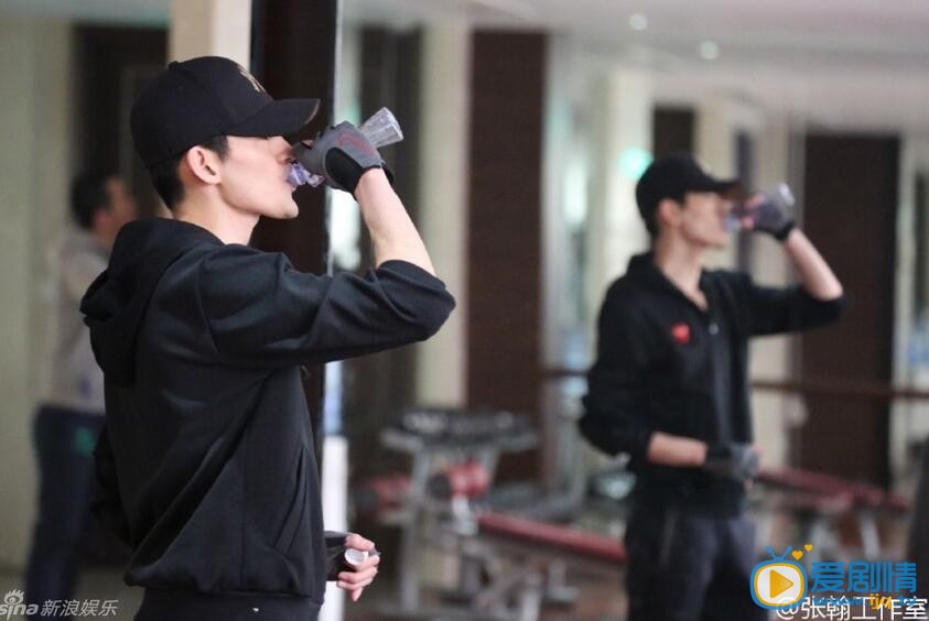 张翰健身照
 张翰高清写真_张翰高清剧照