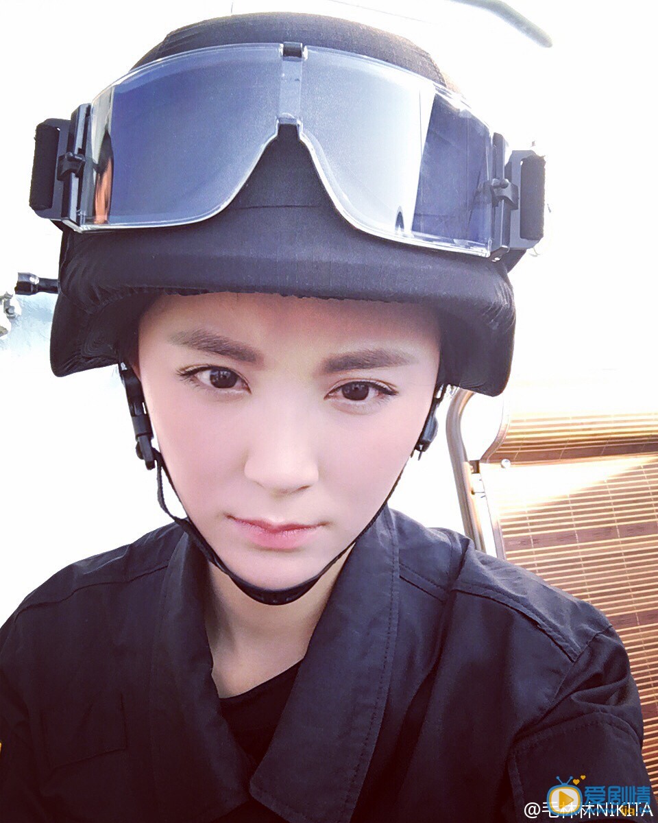 毛林林飒爽军装照
 毛林林高清写真_毛林林高清剧照