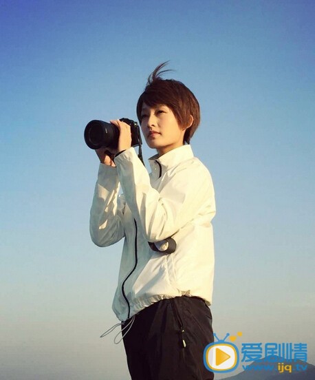 李沁短发造型
 李沁高清写真_李沁高清剧照