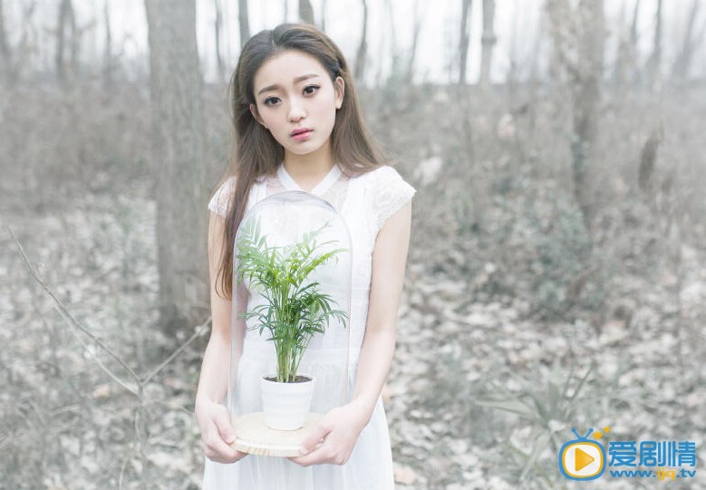 罗泽丽唯美生活照
 罗泽丽高清写真_罗泽丽高清剧照