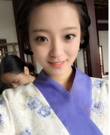 罗泽丽自拍照
 罗泽丽高清写真_罗泽丽高清剧照